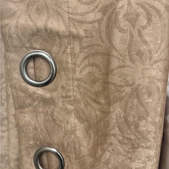 Elegant Tan blackout energy saving curtain panel. 80x40 . 2 panels available .. - Picture 5 of 9